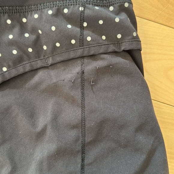 Lululemon speed up low-rise shorts - Picture 4 of 6